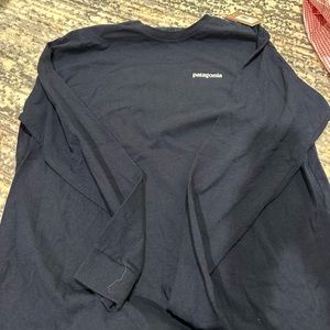 Navy men’s Patagonia tee
